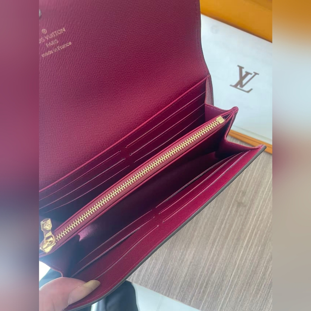 Louis Vuitton Monogram Sarah Wallet - Picture 8 of 10